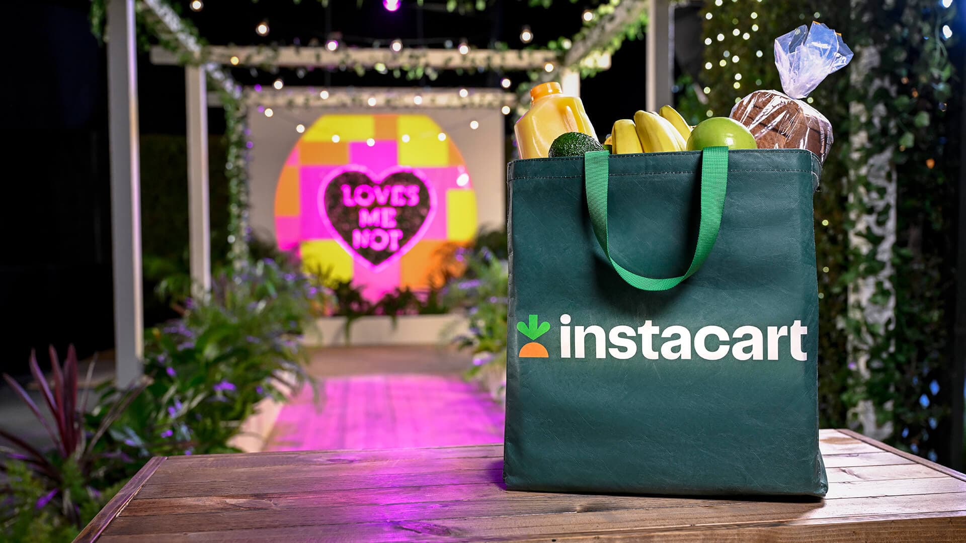 Peacock_LoveIsland_S7_Instacart_16x9_GroceryBag